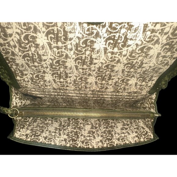 Hobo Intl Clutch Green Textured Leather Wallet Folding Wristlet Whipstitch Trim - Picture 7 of 9